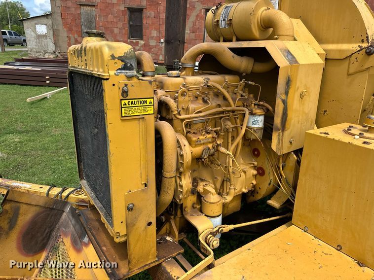 image for item EJ8697 1989 Vermeer 1250 wood chipper