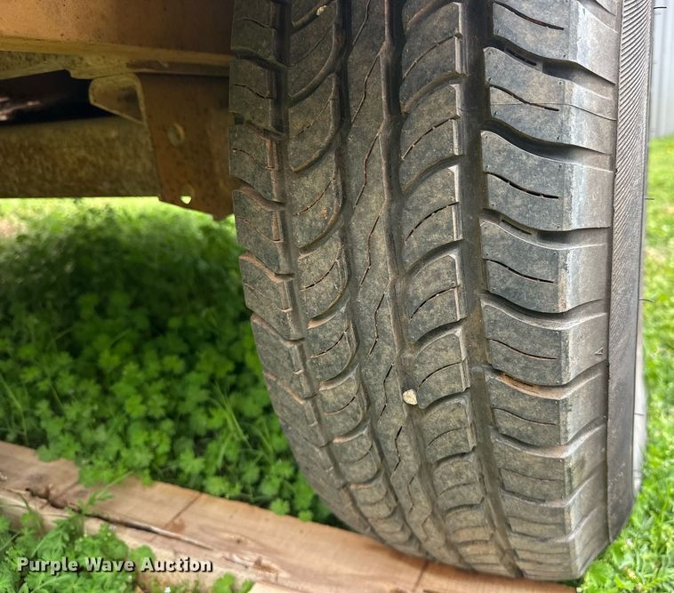 image for item EJ8697 1989 Vermeer 1250 wood chipper