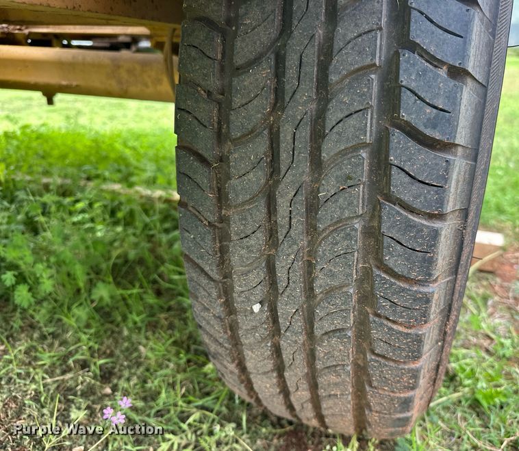 image for item EJ8697 1989 Vermeer 1250 wood chipper