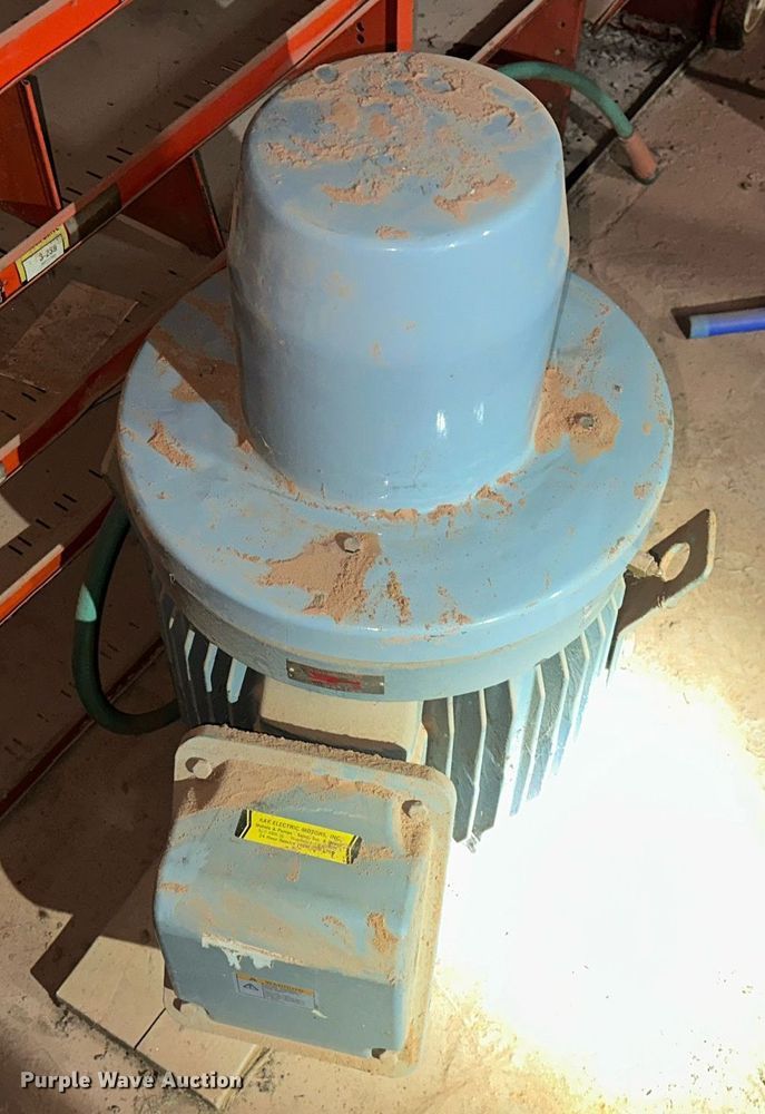 image for item EJ8698 (3) electric motors