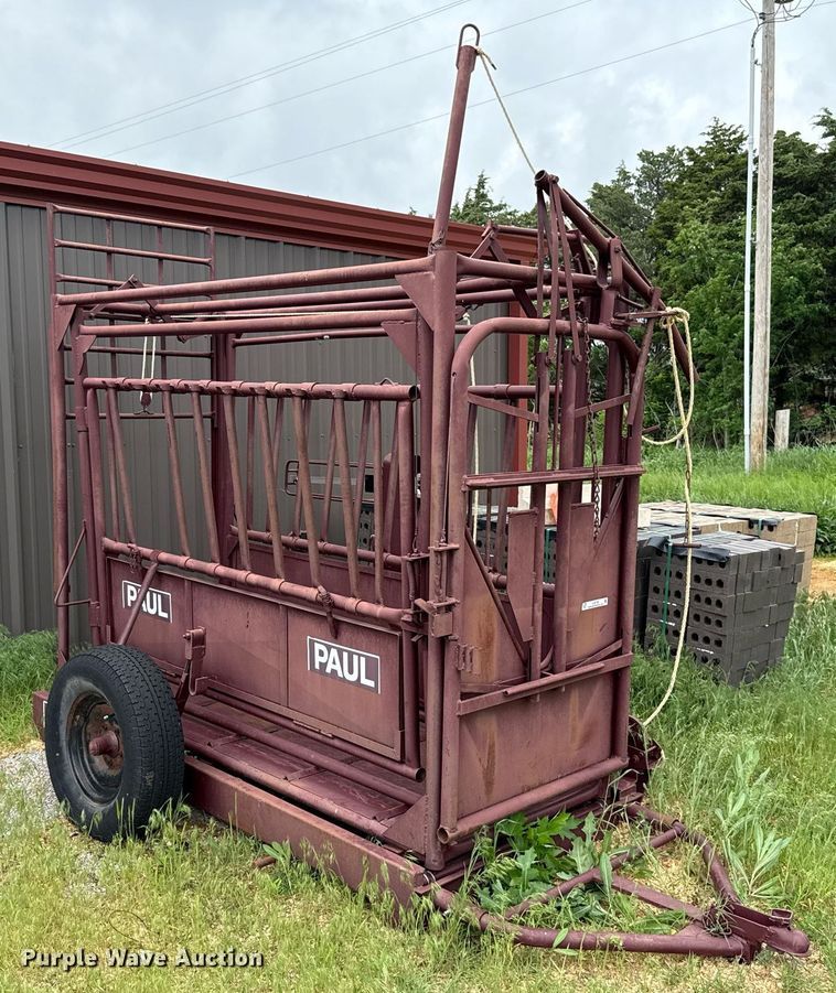 image for item EJ8706 Paul livestock squeeze chute