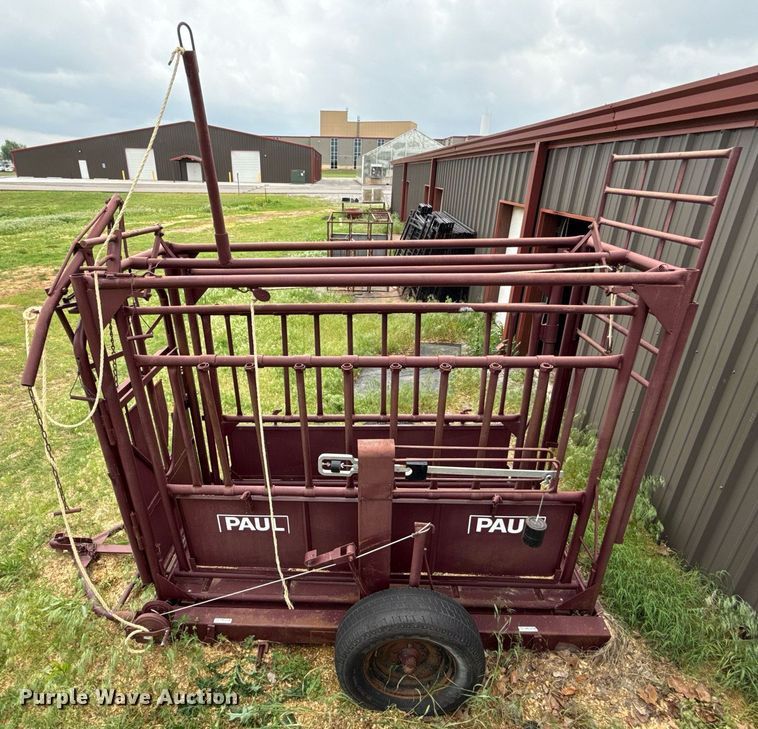 image for item EJ8706 Paul livestock squeeze chute