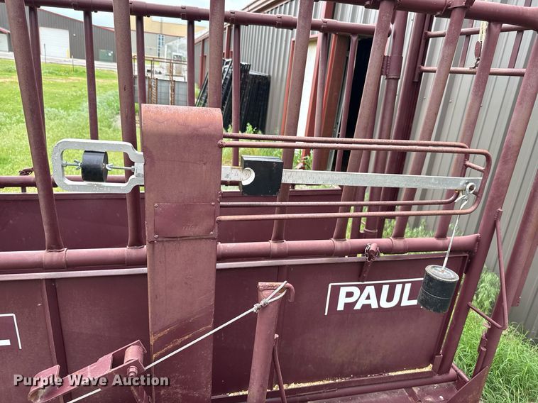 image for item EJ8706 Paul livestock squeeze chute