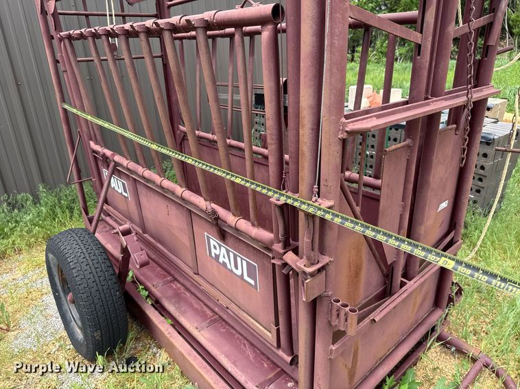 image for item EJ8706 Paul livestock squeeze chute