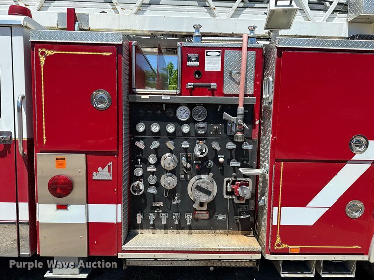 image for item EJ8709 1995 Spartan Gladiator ladder fire truck