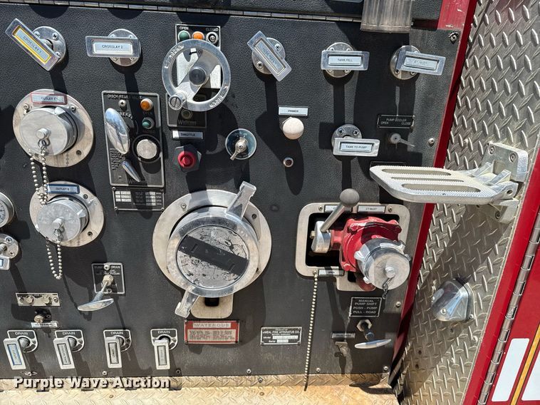 image for item EJ8709 1995 Spartan Gladiator ladder fire truck