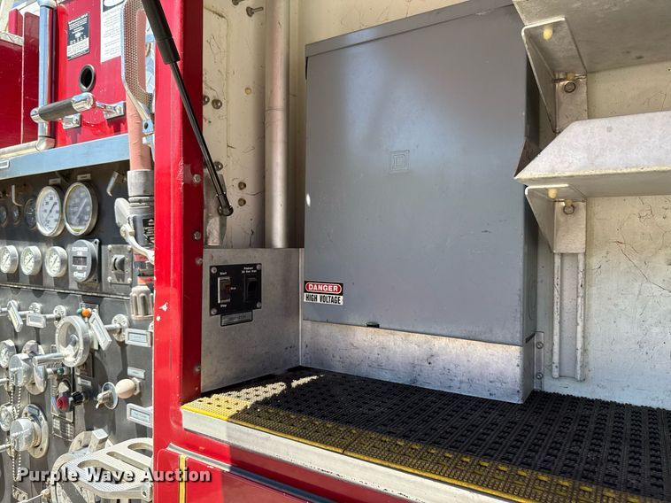 image for item EJ8709 1995 Spartan Gladiator ladder fire truck