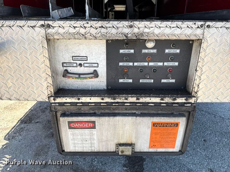 image for item EJ8709 1995 Spartan Gladiator ladder fire truck