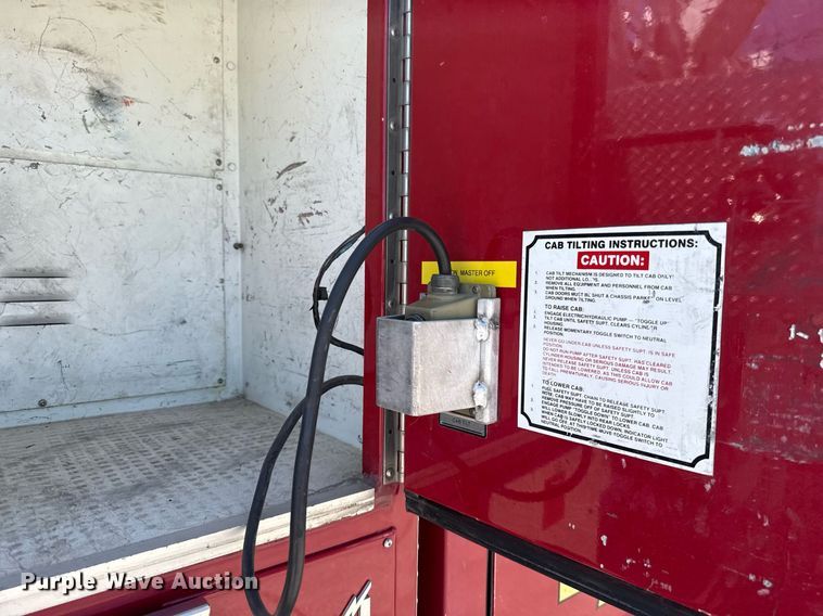 image for item EJ8709 1995 Spartan Gladiator ladder fire truck