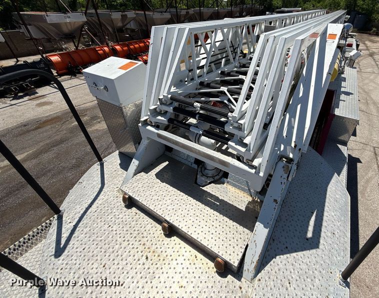 image for item EJ8709 1995 Spartan Gladiator ladder fire truck