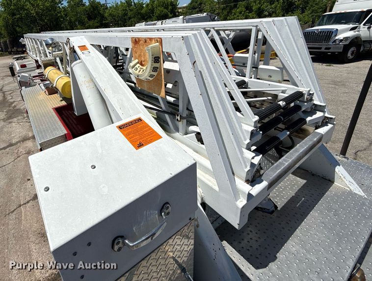 image for item EJ8709 1995 Spartan Gladiator ladder fire truck