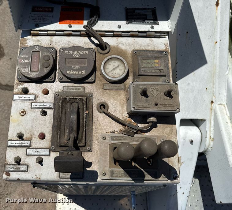 image for item EJ8709 1995 Spartan Gladiator ladder fire truck