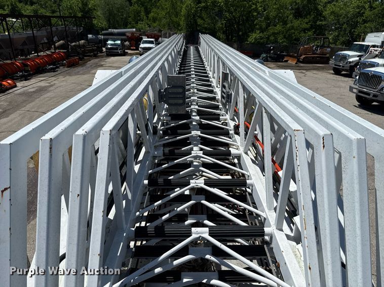 image for item EJ8709 1995 Spartan Gladiator ladder fire truck