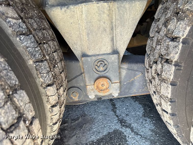 image for item EJ8709 1995 Spartan Gladiator ladder fire truck