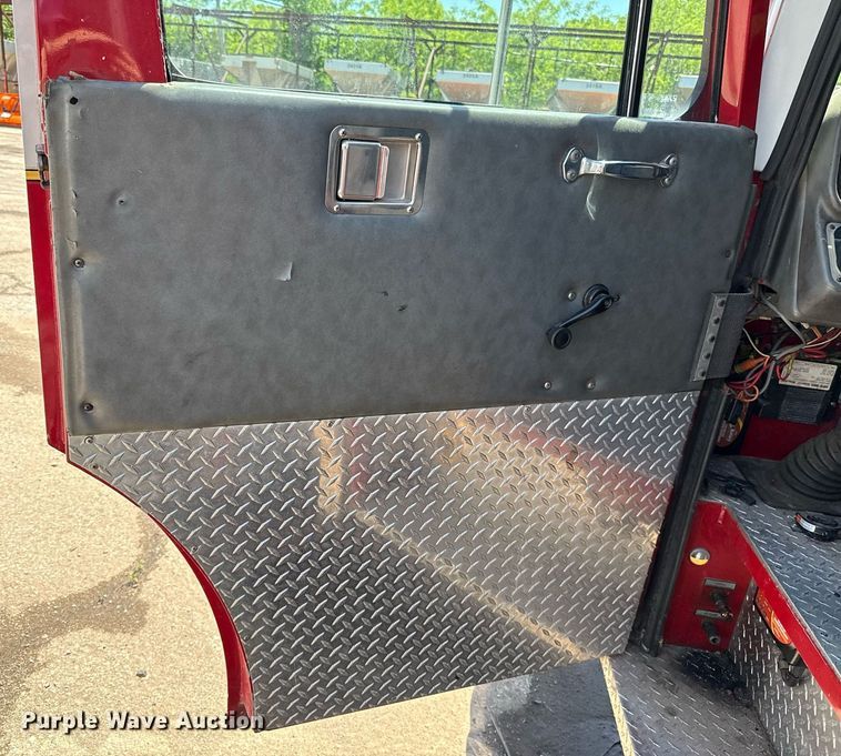 image for item EJ8709 1995 Spartan Gladiator ladder fire truck