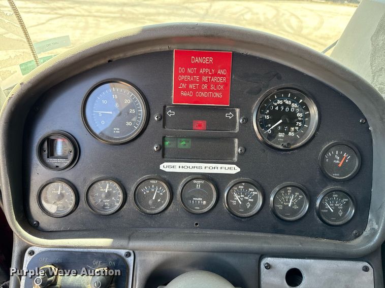 image for item EJ8709 1995 Spartan Gladiator ladder fire truck