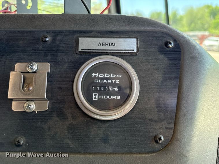 image for item EJ8709 1995 Spartan Gladiator ladder fire truck