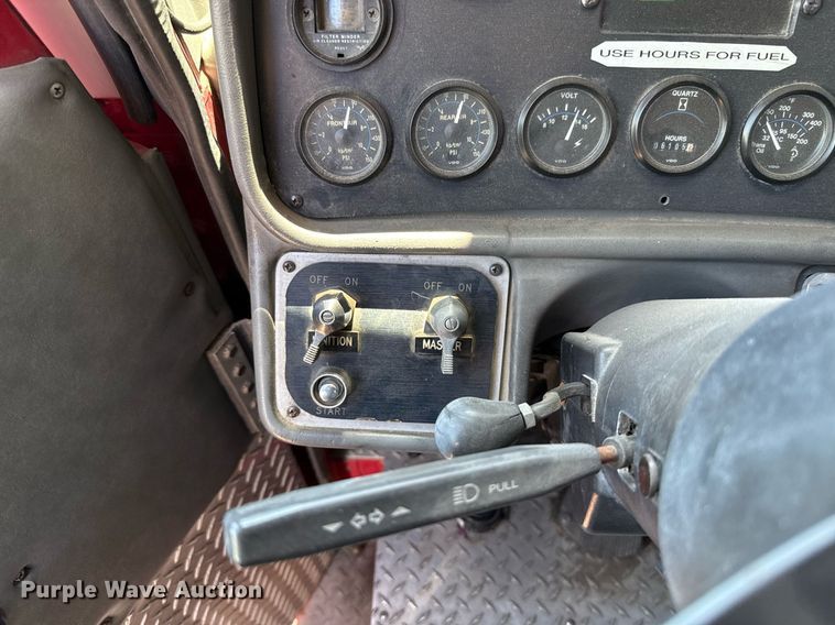 image for item EJ8709 1995 Spartan Gladiator ladder fire truck