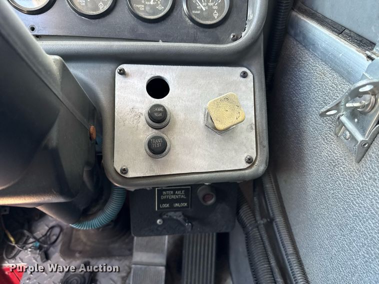 image for item EJ8709 1995 Spartan Gladiator ladder fire truck