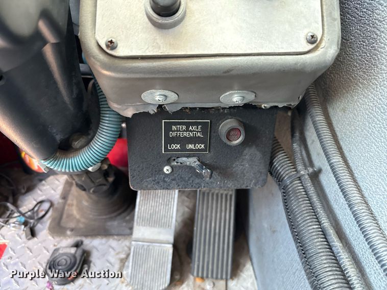 image for item EJ8709 1995 Spartan Gladiator ladder fire truck