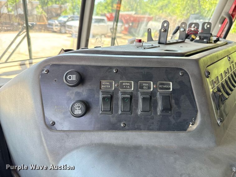 image for item EJ8709 1995 Spartan Gladiator ladder fire truck