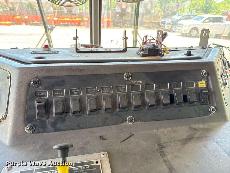 image for item EJ8709 1995 Spartan Gladiator ladder fire truck