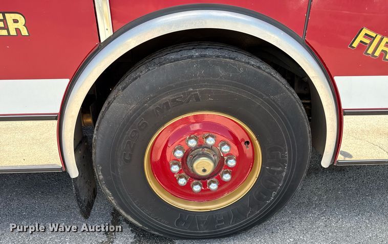 image for item EJ8709 1995 Spartan Gladiator ladder fire truck