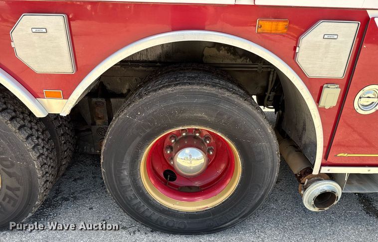 image for item EJ8709 1995 Spartan Gladiator ladder fire truck