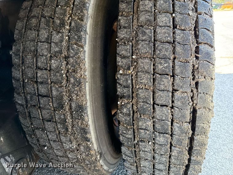 image for item EJ8709 1995 Spartan Gladiator ladder fire truck