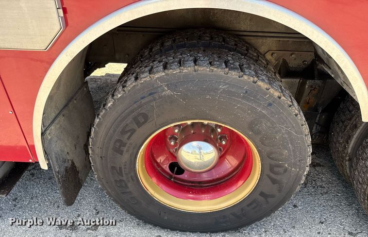 image for item EJ8709 1995 Spartan Gladiator ladder fire truck