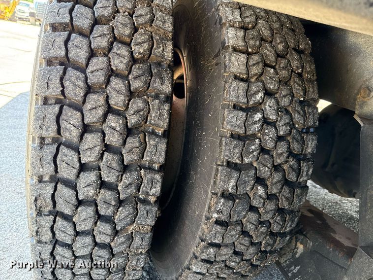 image for item EJ8709 1995 Spartan Gladiator ladder fire truck