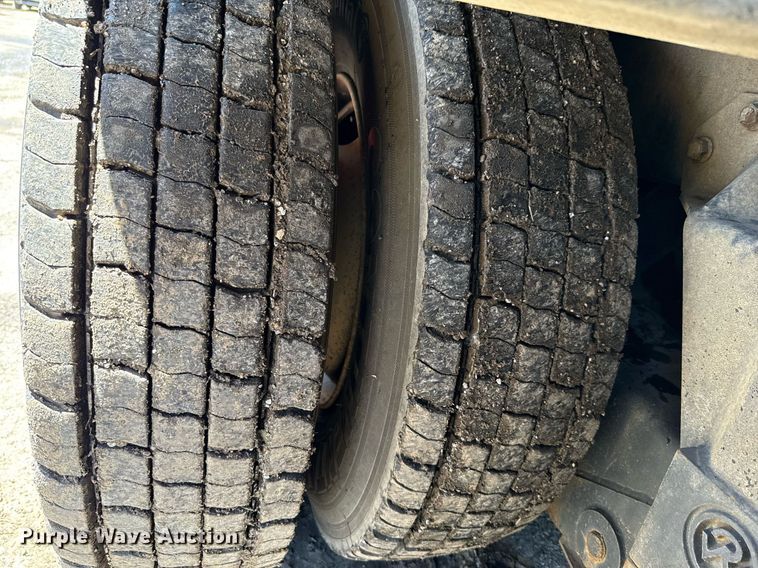 image for item EJ8709 1995 Spartan Gladiator ladder fire truck