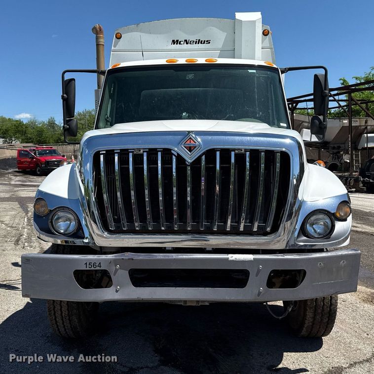 image for item EJ8710 2016 International 7400 refuse truck