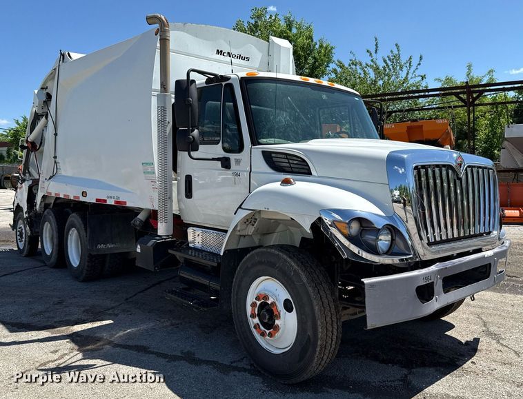 image for item EJ8710 2016 International 7400 refuse truck