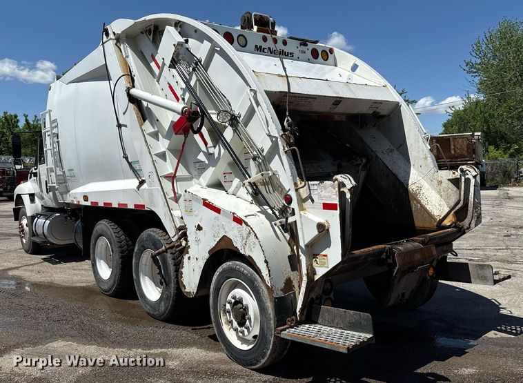 image for item EJ8710 2016 International 7400 refuse truck