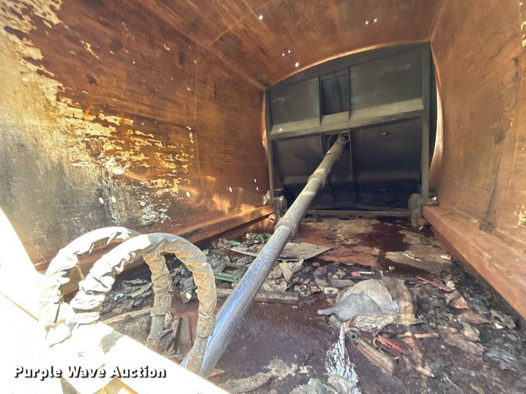 image for item EJ8710 2016 International 7400 refuse truck