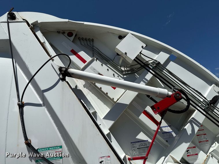 image for item EJ8710 2016 International 7400 refuse truck