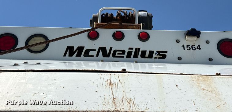 image for item EJ8710 2016 International 7400 refuse truck