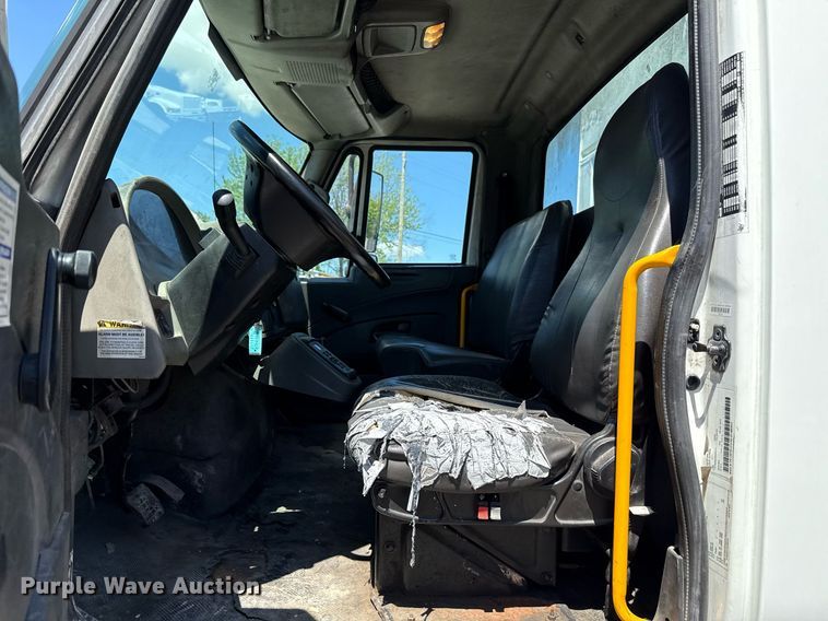 image for item EJ8710 2016 International 7400 refuse truck