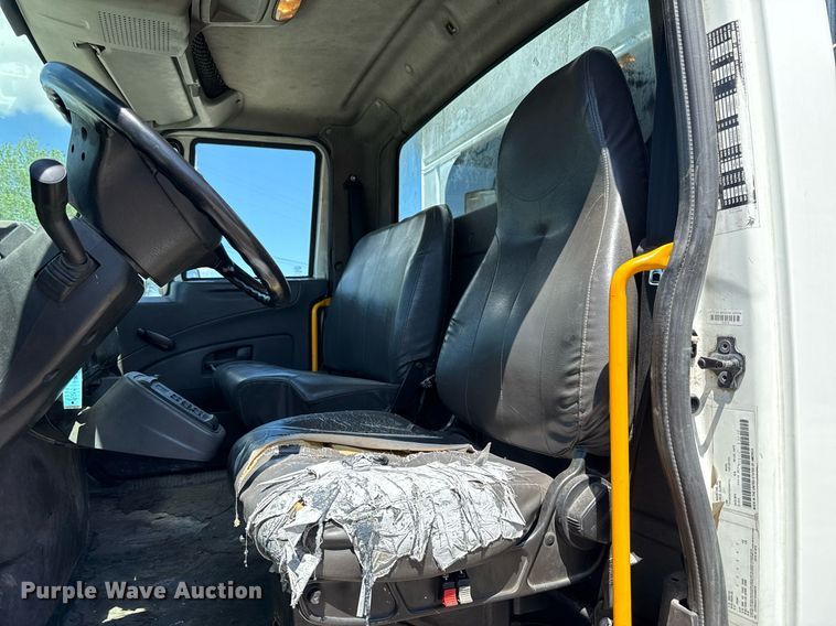 image for item EJ8710 2016 International 7400 refuse truck