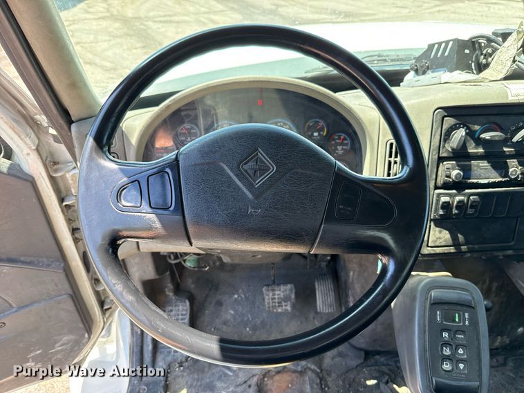 image for item EJ8710 2016 International 7400 refuse truck