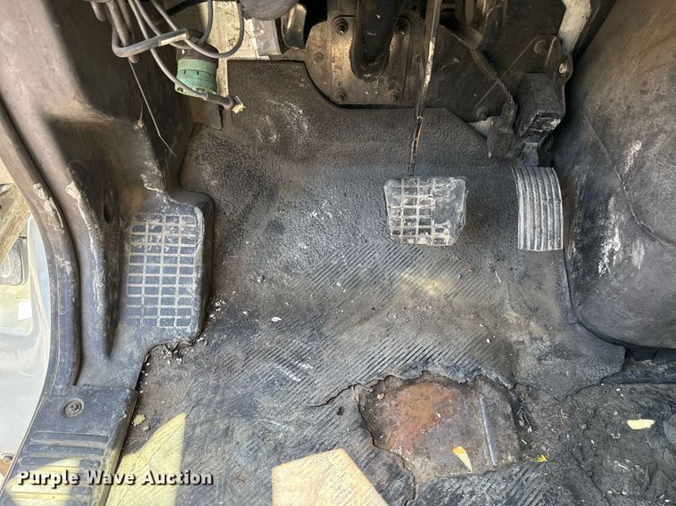 image for item EJ8710 2016 International 7400 refuse truck