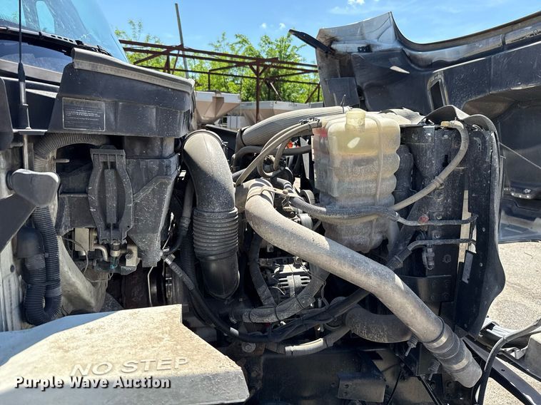 image for item EJ8710 2016 International 7400 refuse truck