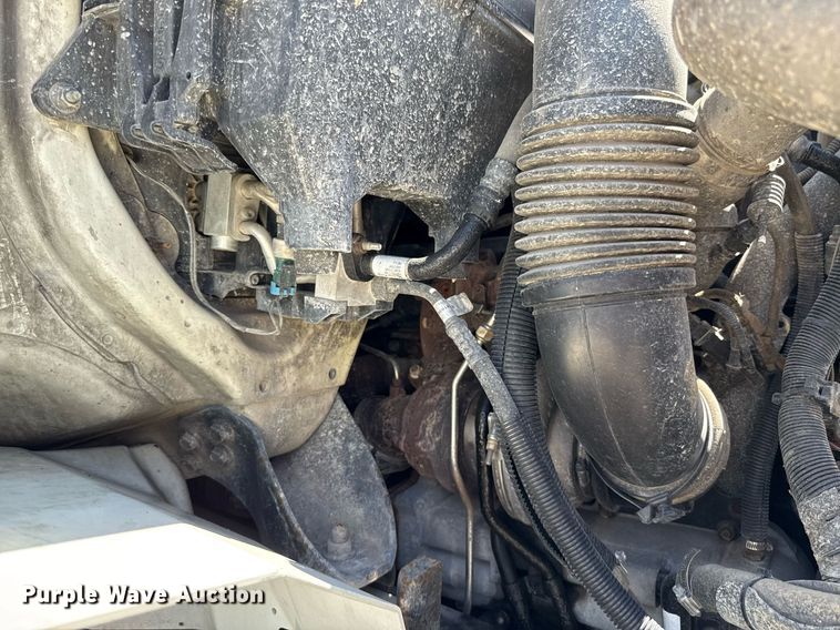 image for item EJ8710 2016 International 7400 refuse truck