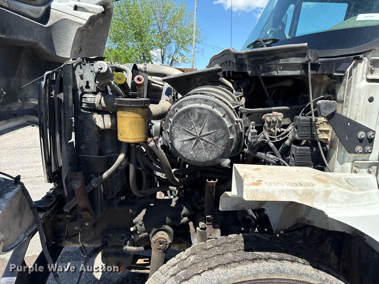 image for item EJ8710 2016 International 7400 refuse truck