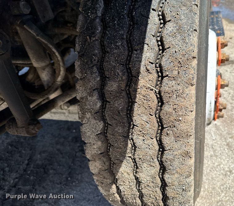 image for item EJ8710 2016 International 7400 refuse truck