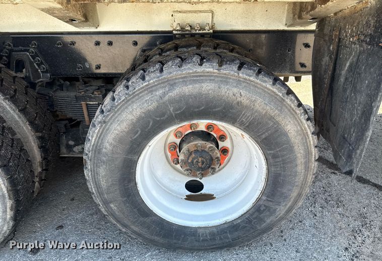 image for item EJ8710 2016 International 7400 refuse truck