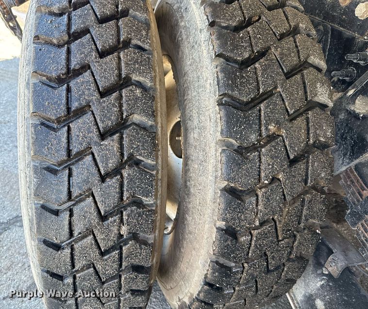 image for item EJ8710 2016 International 7400 refuse truck