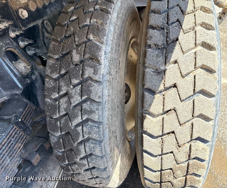 image for item EJ8710 2016 International 7400 refuse truck