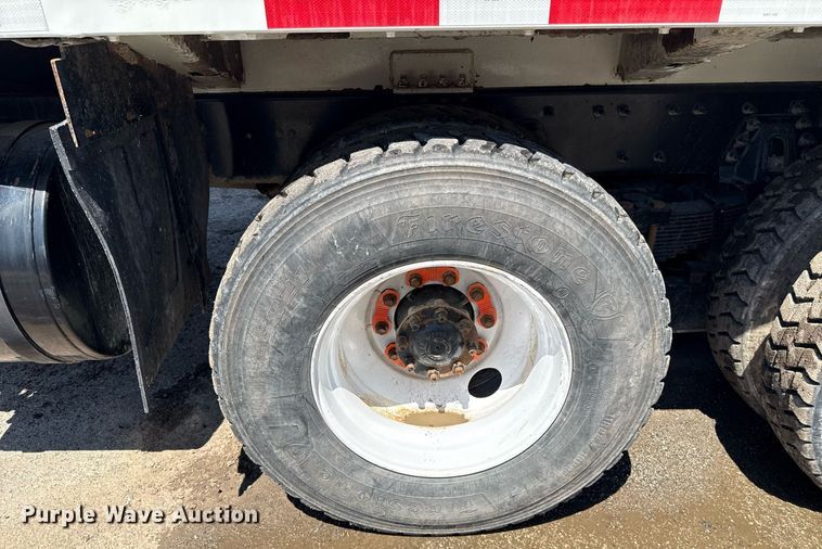 image for item EJ8710 2016 International 7400 refuse truck